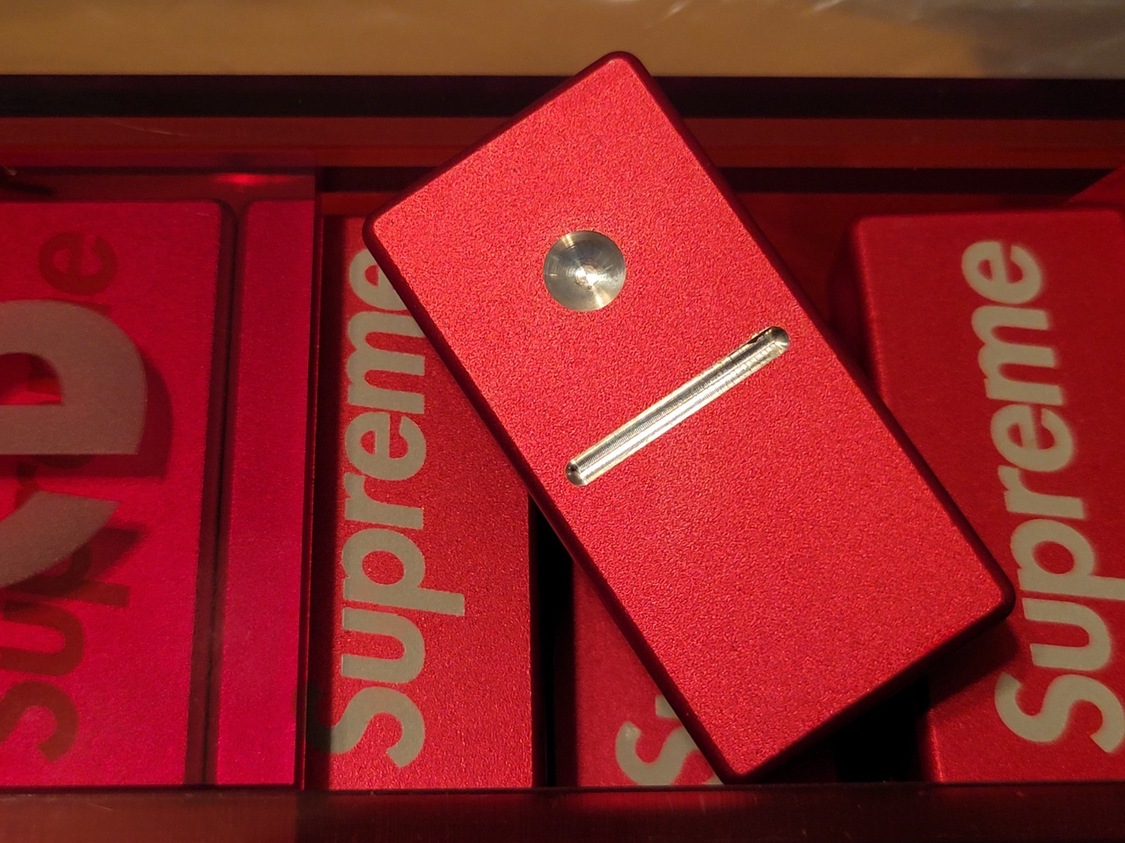 Supreme Aluminum 28 Piece Red Domino Set w/ Acrylic Case FW22 – New with Box
