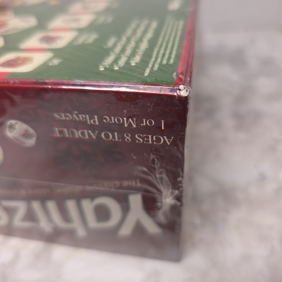 Yahtzee Holiday Edition Christmas Family Dice Game Hasbro USAopoly New Sealed