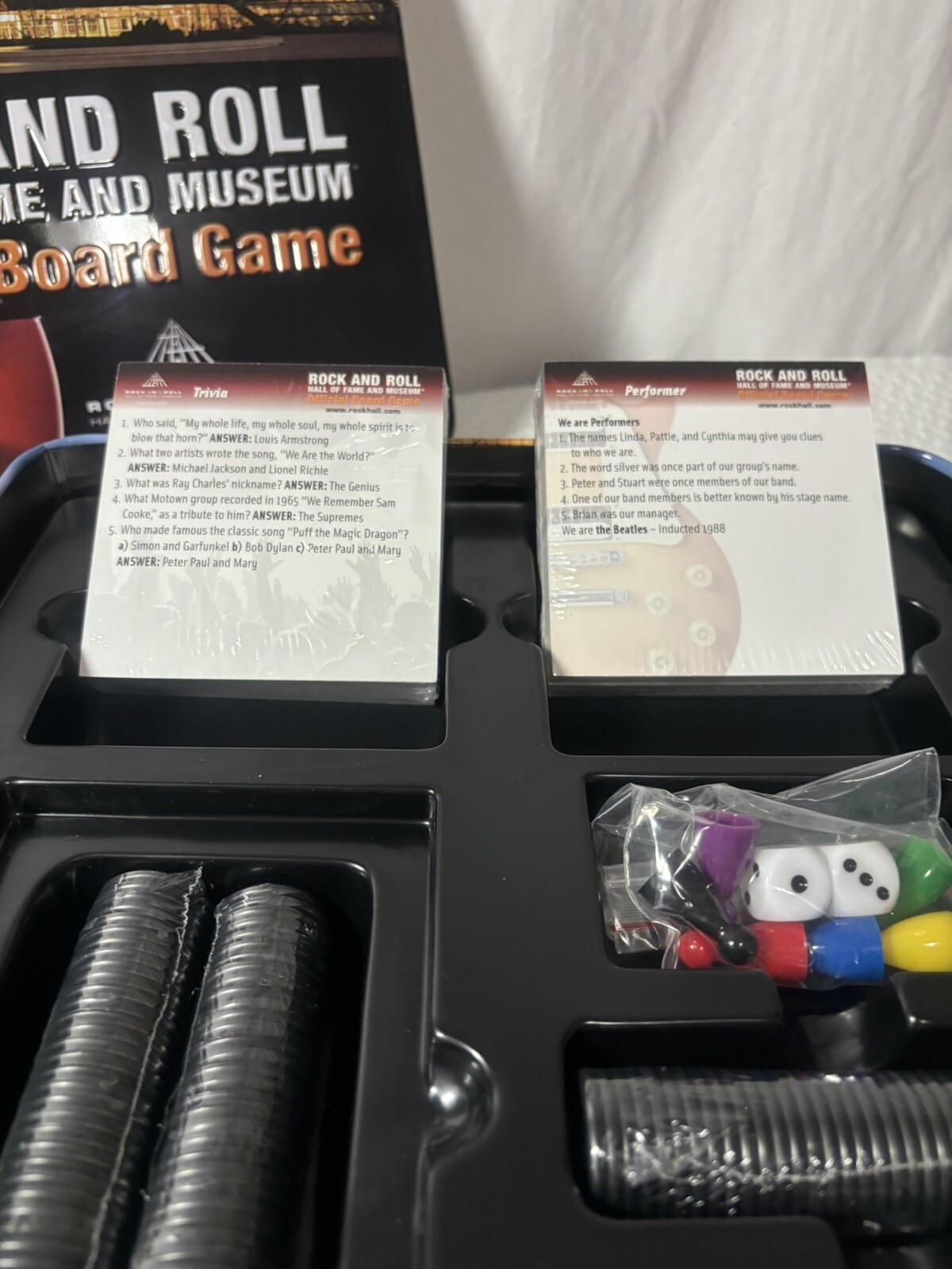 ROCK and ROLL Hall Of Fame and Museum Official Board Game – NEW OPEN BOX Family