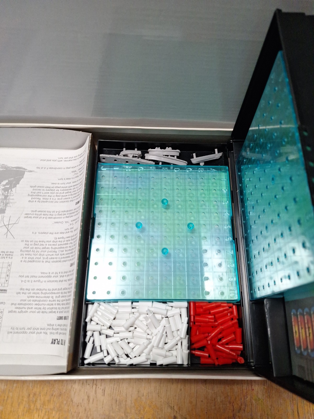 VINTAGE Battleship Milton Bradley 1990 War Classic Board Game. Complete!