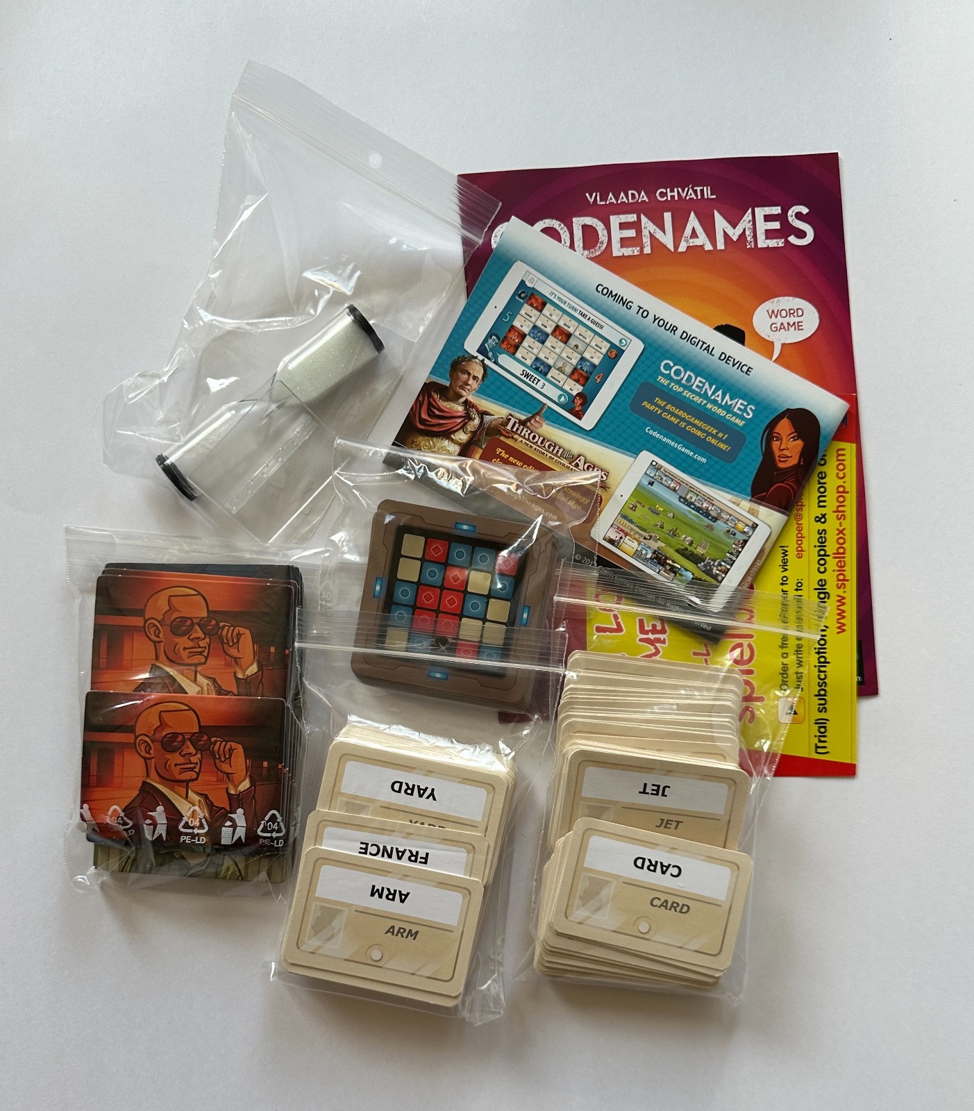 CODENAMES Party Game 2015 Czech Games Edition Complete in Box