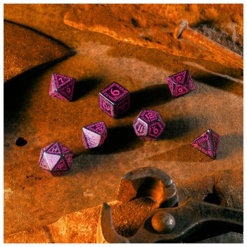 Dice Set – Runic Shimmering – Black/Magenta