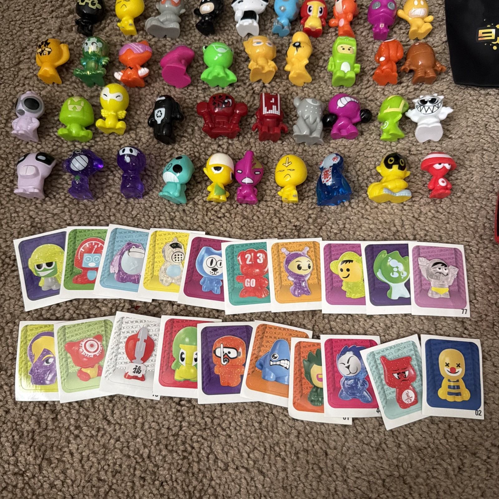 Gogos Gogo’s Crazy Bones 60 Figurines 20 Stickers Bag & Carry Case Clip Lot Set