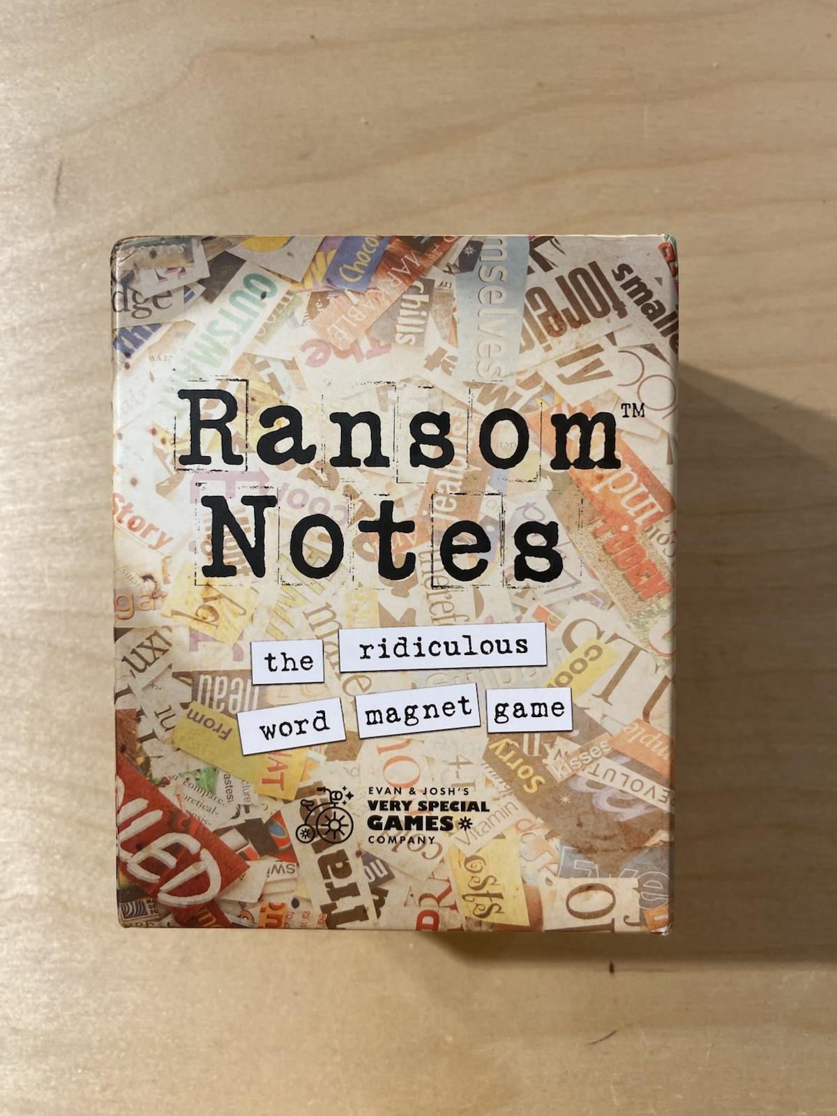 Ransom Notes: The Ridiculous Word Magnet Party Game (RO)