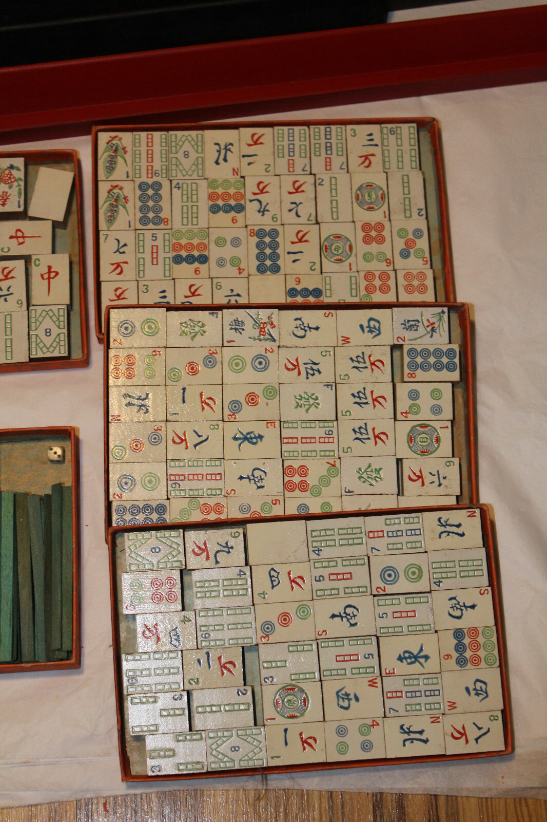 1923 MahJong Mah Jong Milton Bradley 4 RARE TILE RACKS 143 Tiles Instruction