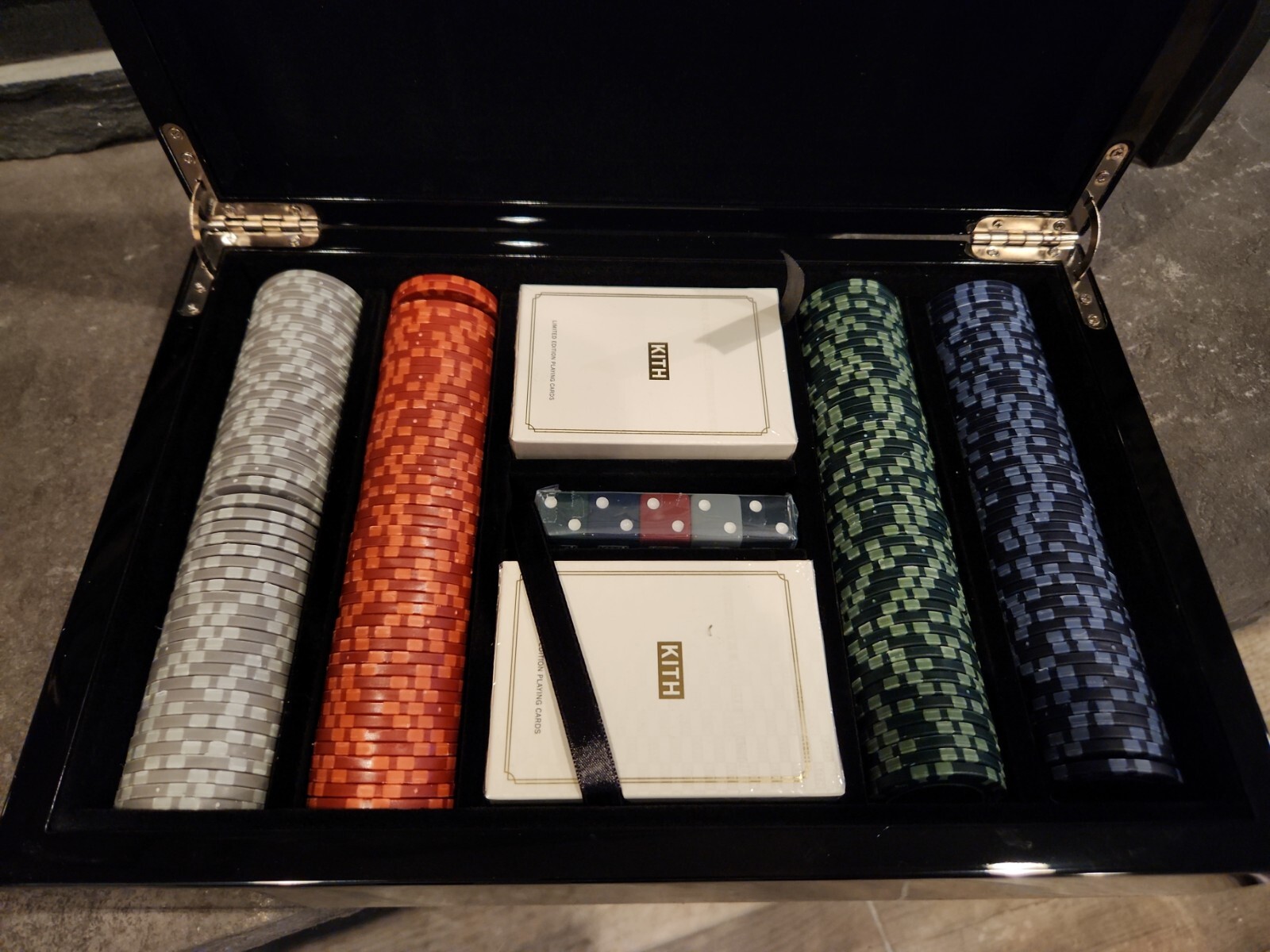 Kith Kithmas 2021 Poker Set – 2x Cards, Chips & Dice New Never Used