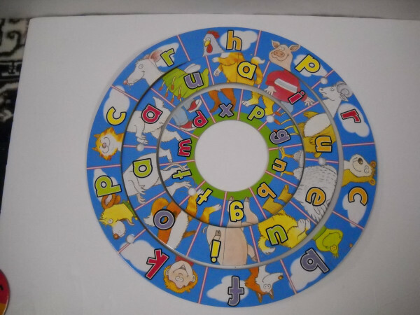 Learning Resources Ring A-Round Mix & Match CVC Word Game Self-Checking New!