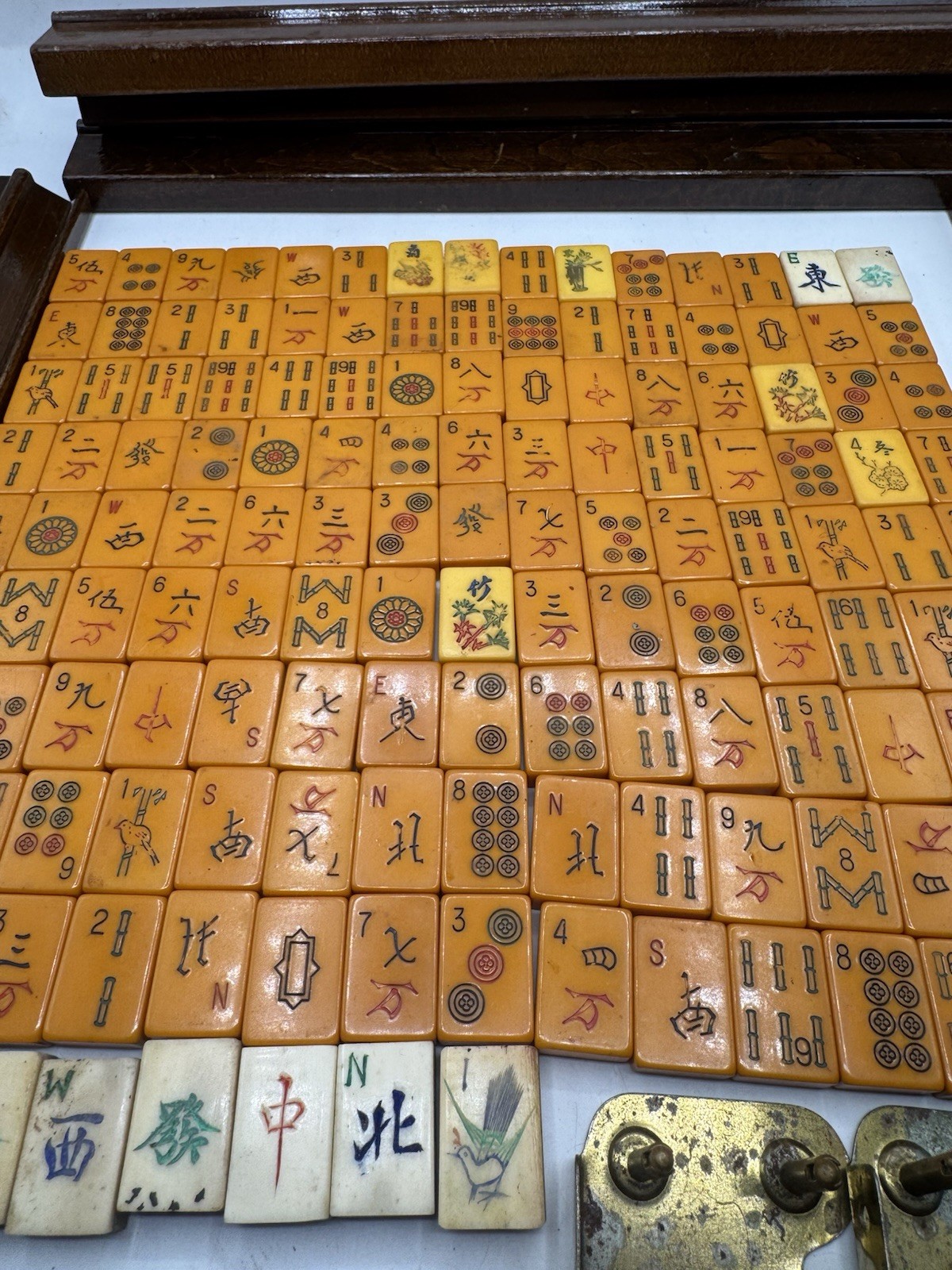 Art Deco Butterscotch Mahjong 143 Pcs