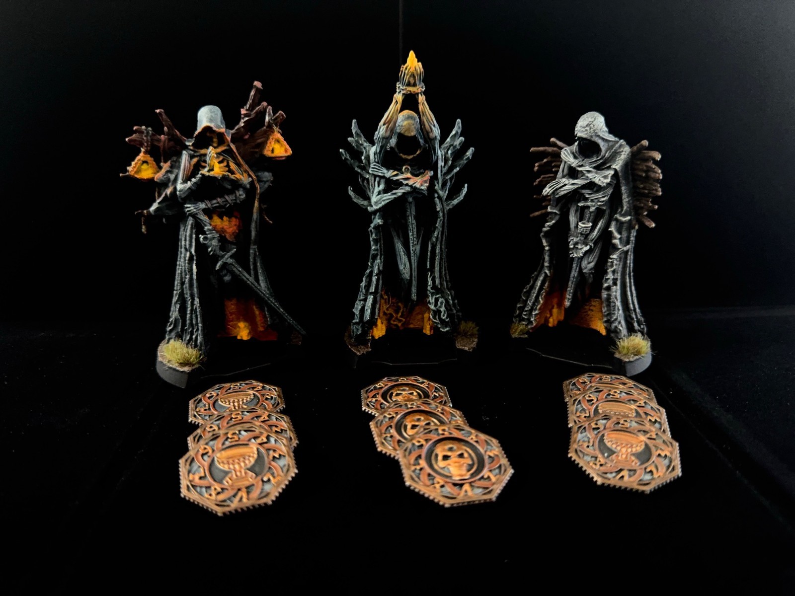 Tainted Grail: The Fall of Avalon LOT W/STTRECH GOALS & 2.0 – BASE Game Painted