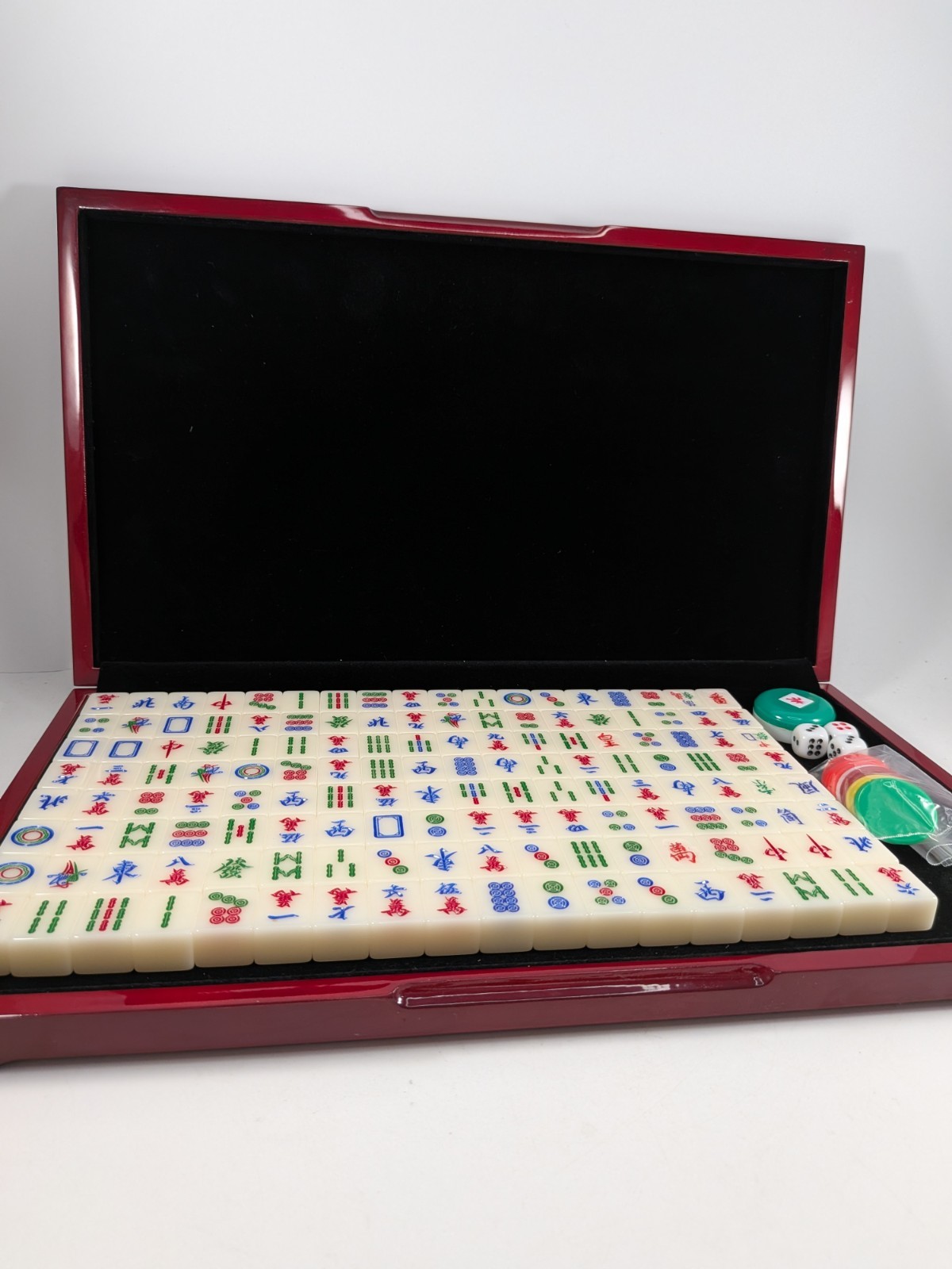 Mahjong Set in Wooden Case with 144 Tiles, Dice and Chips
