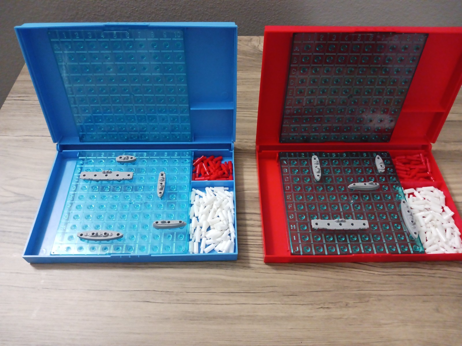 Vintage 1971 BATTLESHIP Milton Bradley Board Game complete In Original Box
