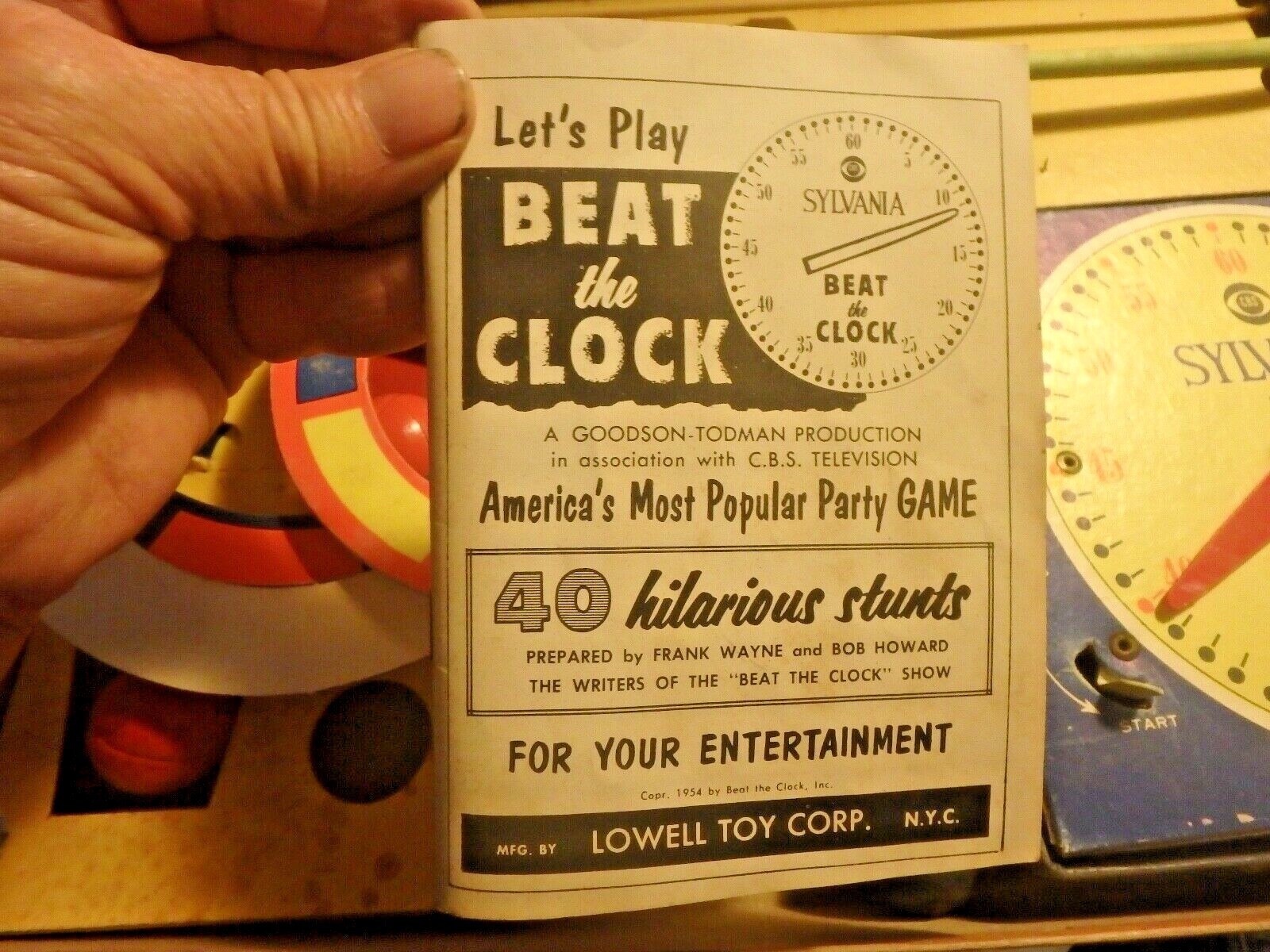 BBBB-VINTAGE Lowell toy co. game BEAT THE CLOCK v. good box- incomplete ???