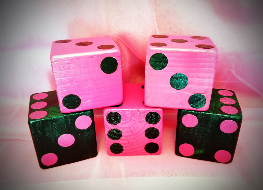 1 Jumbo 3.5″ Hot Pink & Black Lawn Yard DICE – Yardzee, Yahtzee, Bunco, Decor…