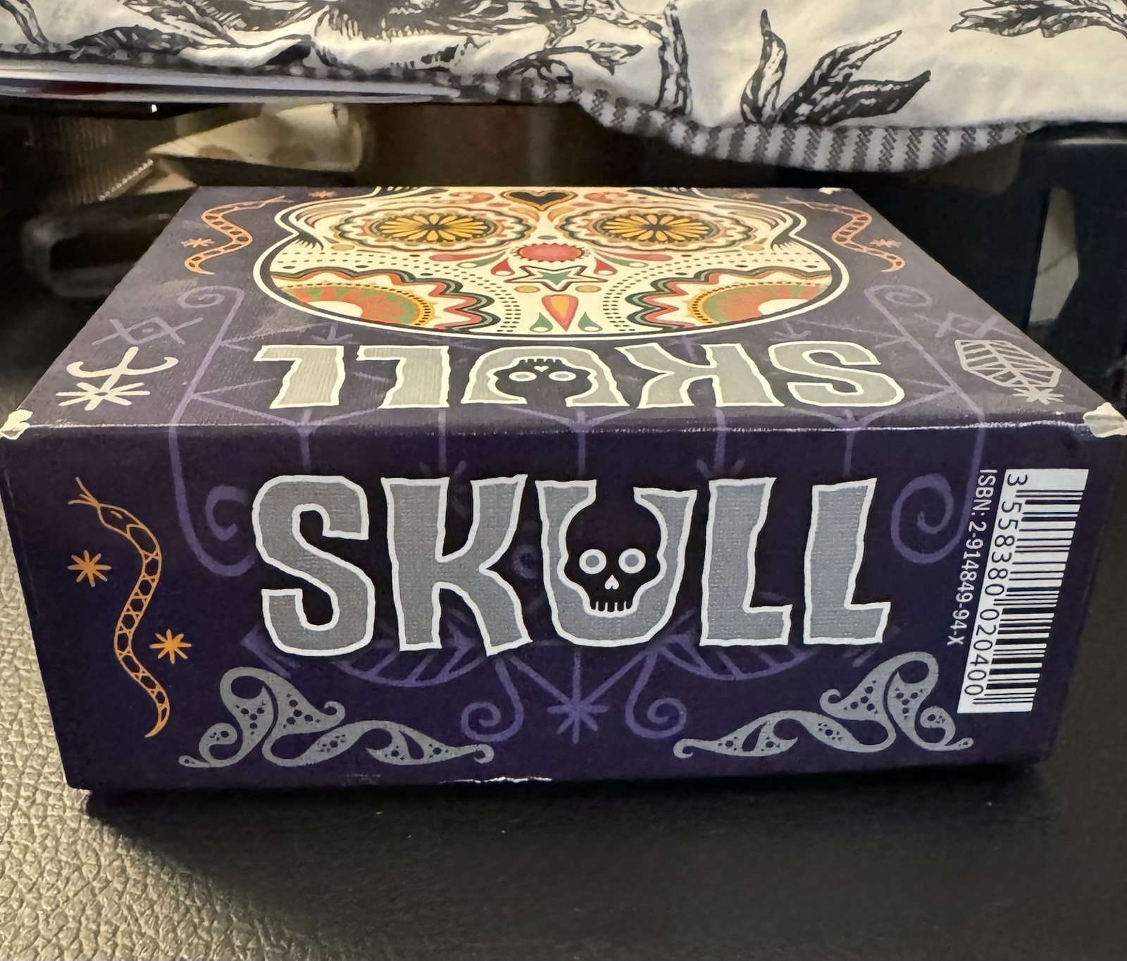 Skull Card Strategy Mystery Strategic Game 3-6 Players 14+ Party Game Family