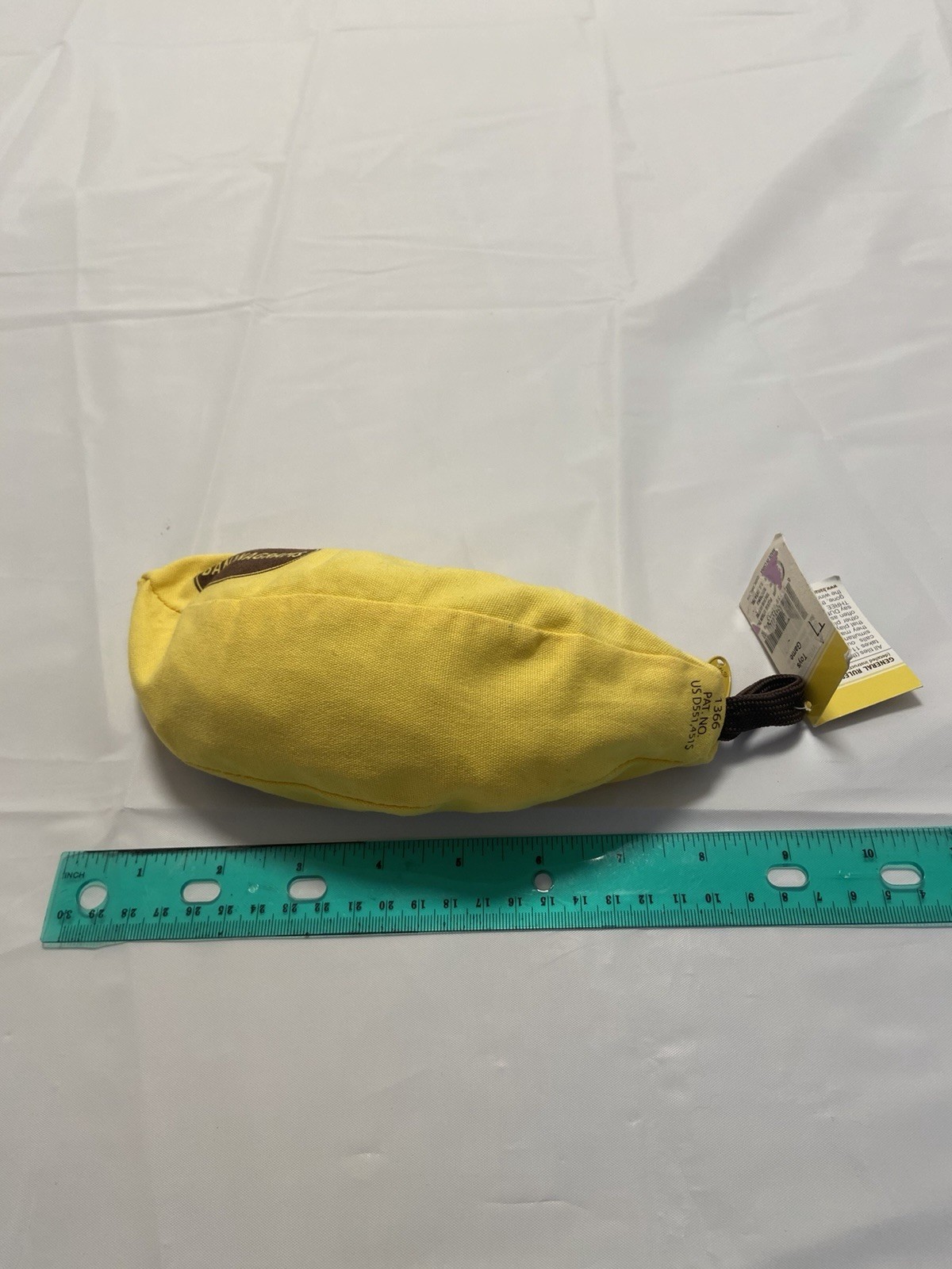 Bananagrams Family Fun Word Game NEW NWT – Portable Travel Pouch – 1-8 Players