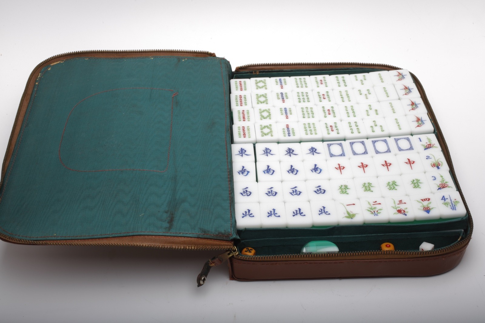 Vintage Chinese Mahjong Green White Tiles Game Set in Leather Case 144 piece