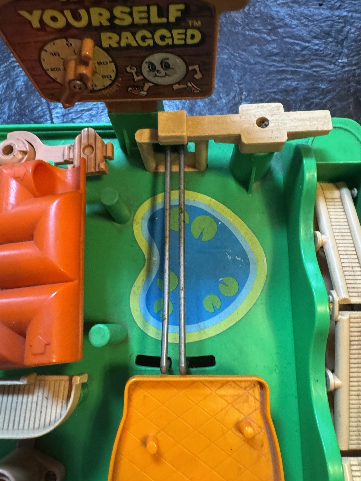 VINTAGE Run Yourself Ragged Maze Game Obstacle Course Incomplete