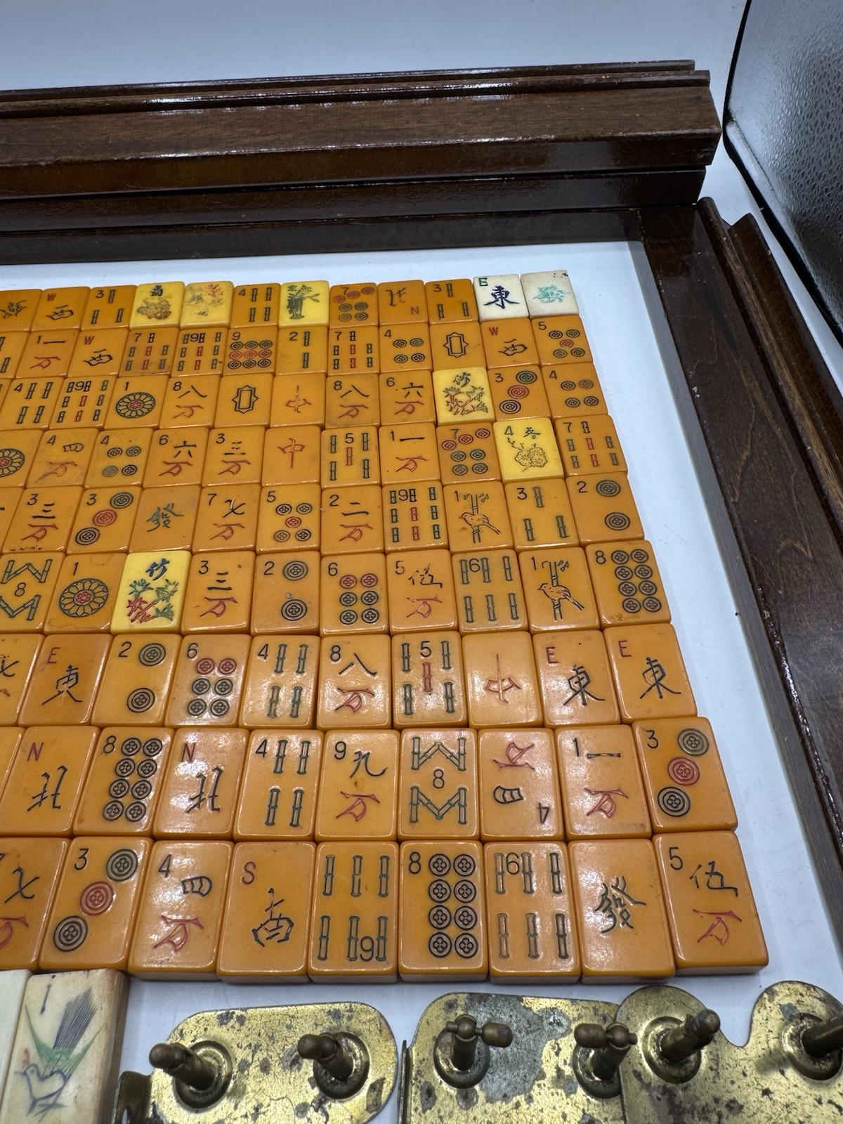 Art Deco Butterscotch Mahjong 143 Pcs