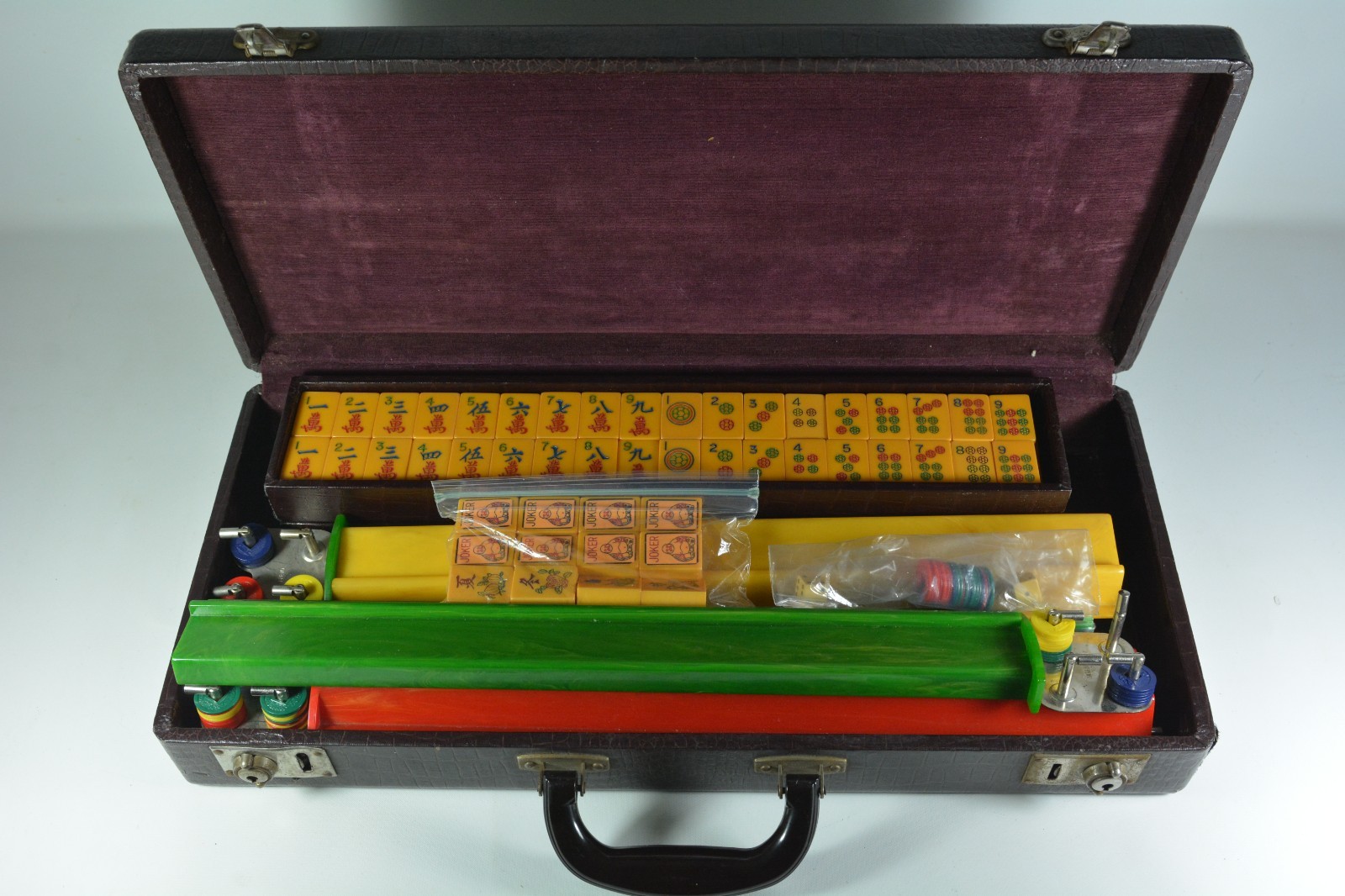Fine OLD 156 Tile Chinese Mahjong Game Bakelite Butterscotch Mah Jongg Rack Case