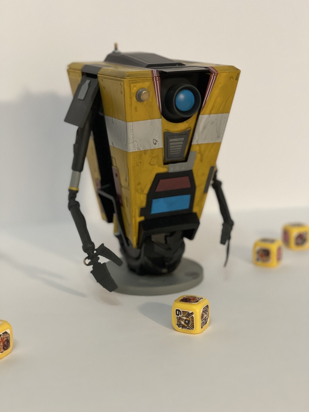 Claptrap Figure Borderlands Hasbro Yahtzee Game Complete