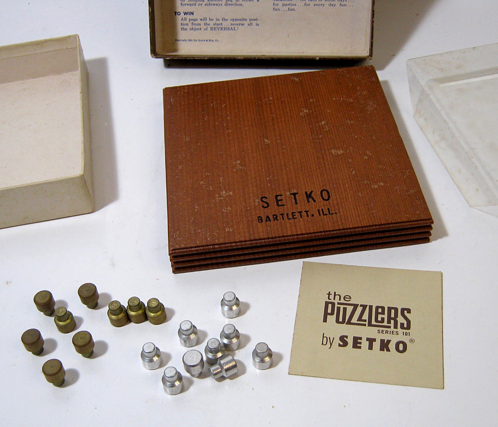 Vintage 1964 Setco Reversal Puzzler Game Strategy Brain Teaser