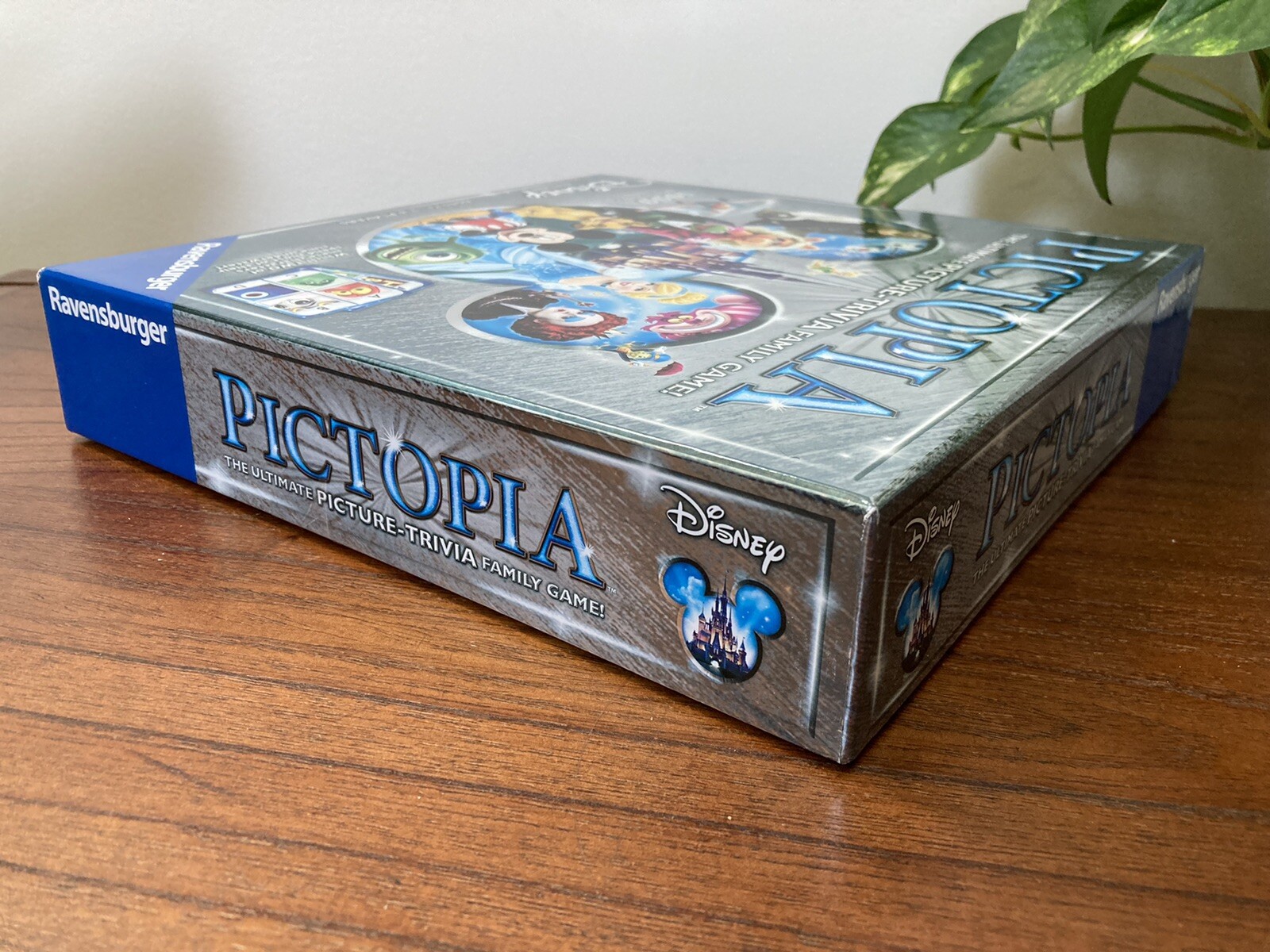 Pictopia Ultimate Picture-Trivia Family Game DISNEY Edition 7+ 2-6 Players NEW
