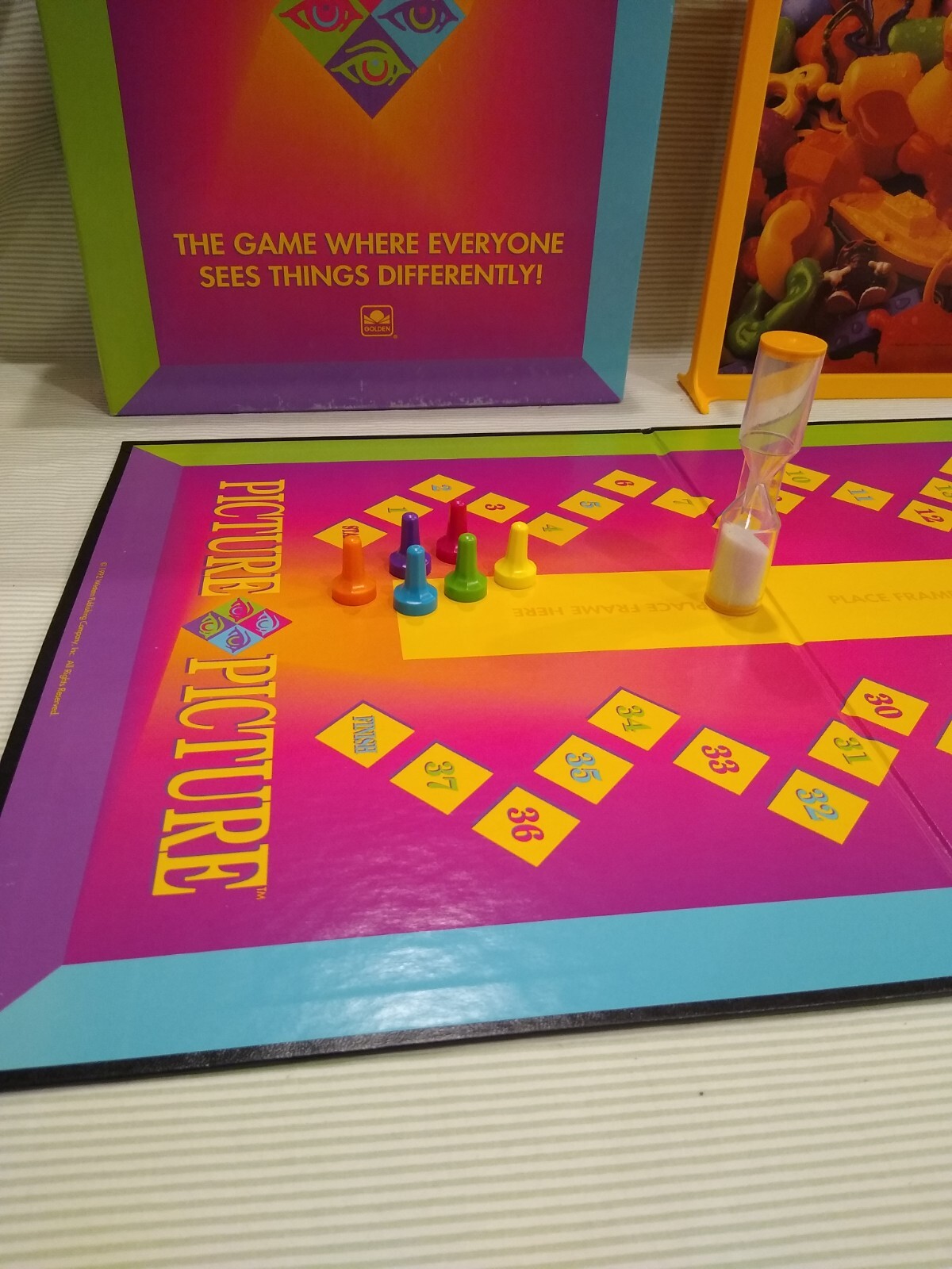 Picture Picture The Game Where Everyone Sees Things Differently Vintage Game