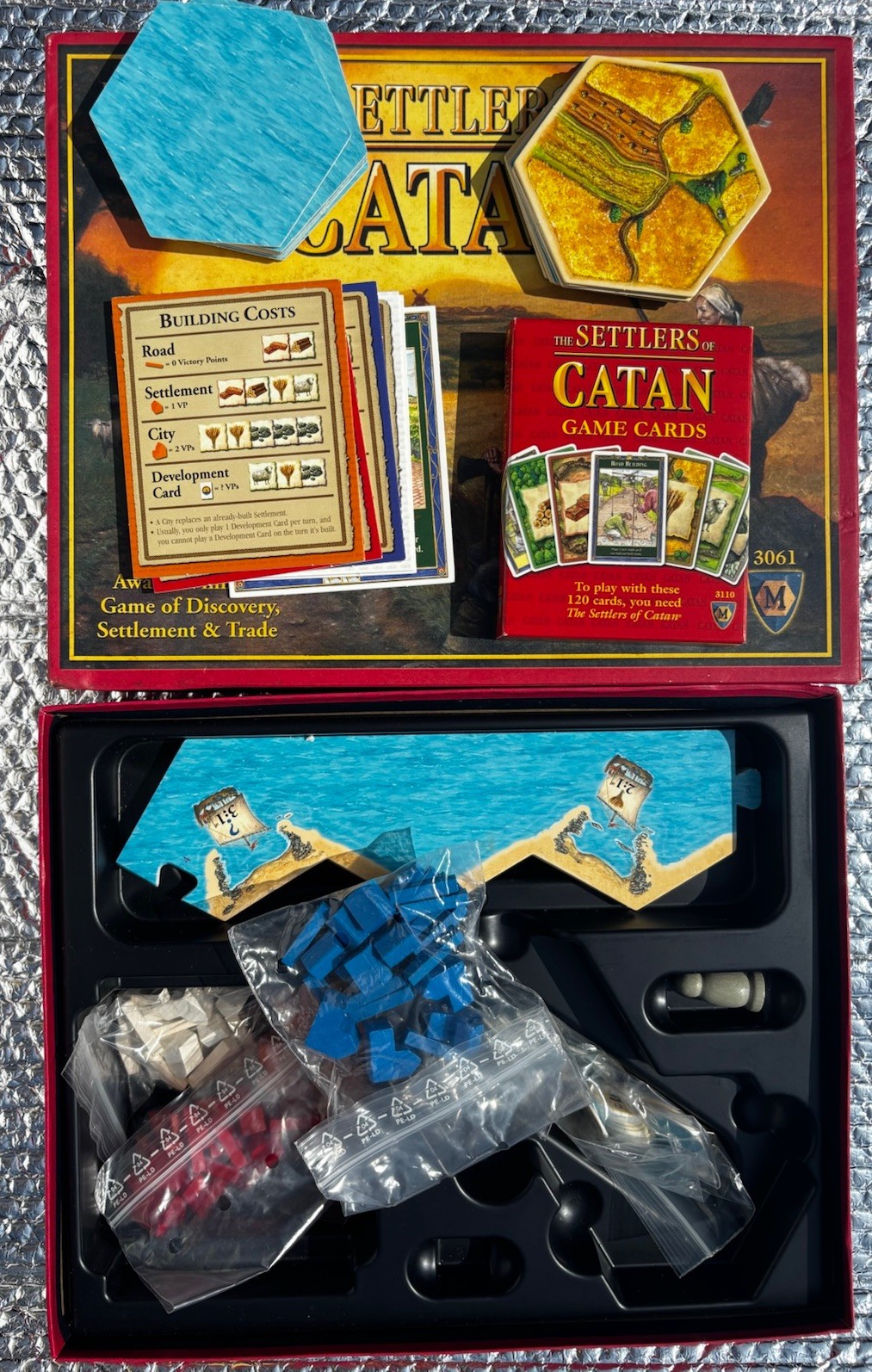 Mayfair Games The Settlers of Catan MFG3061 NO DIE NO INSTRUCTIONS Bent Box
