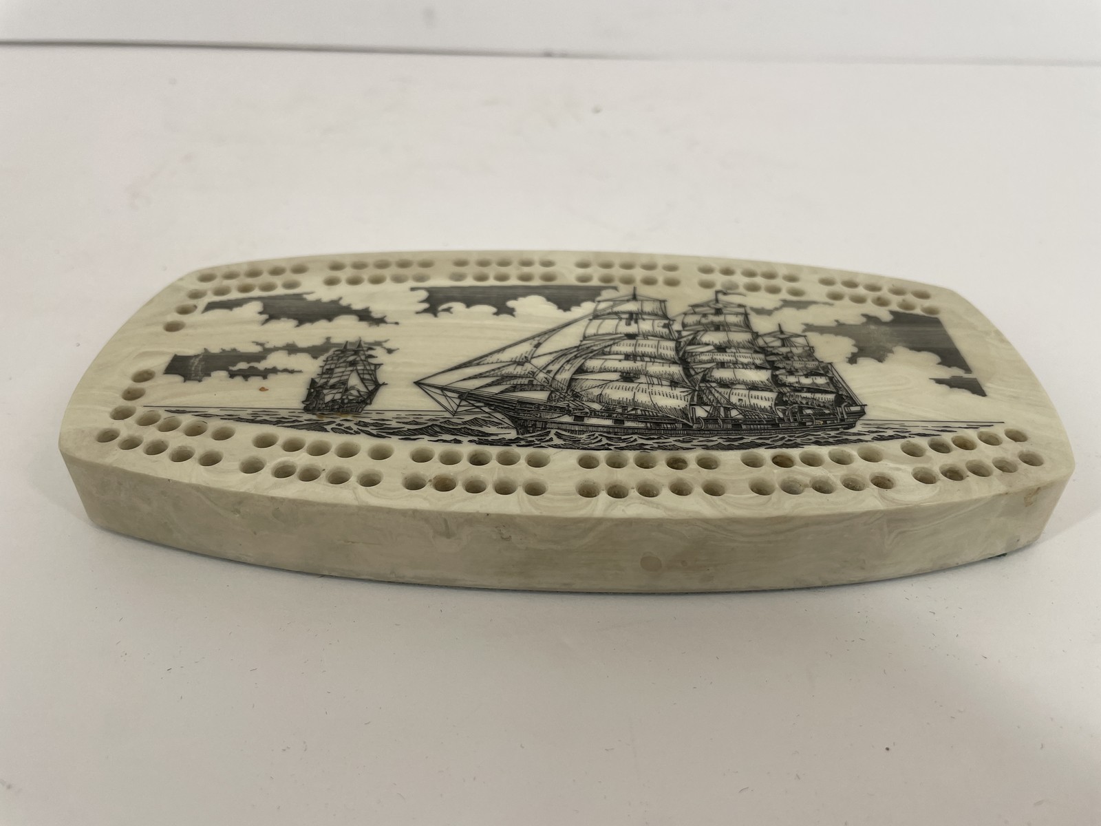 Vintage Style Cribbage Board Nautical Ship Ocean Theme Cream Marbled Felt Bottom