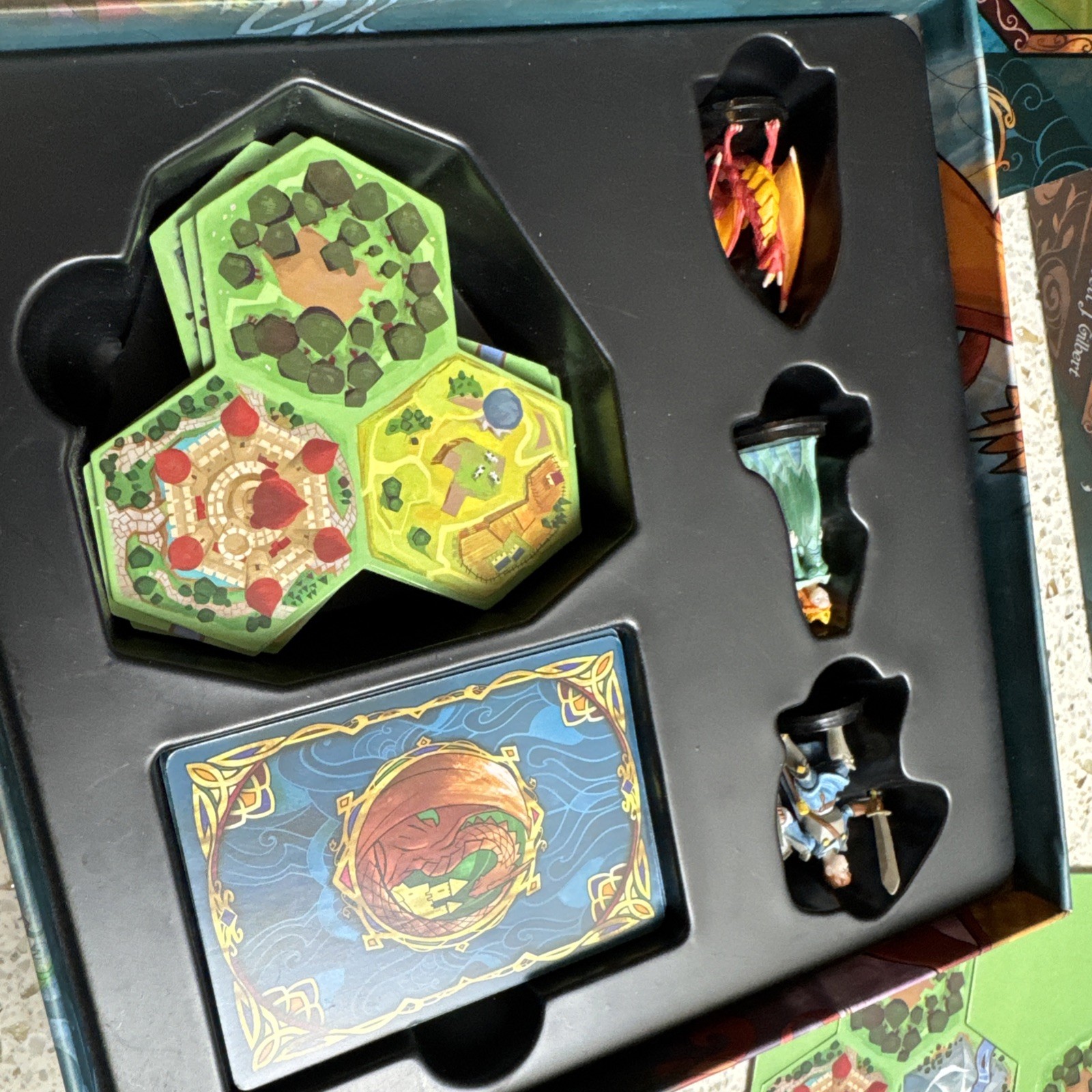 Fairy Tile Board Game Fantasy Strategy Storytelling 2-4 player ages 8+ Iello
