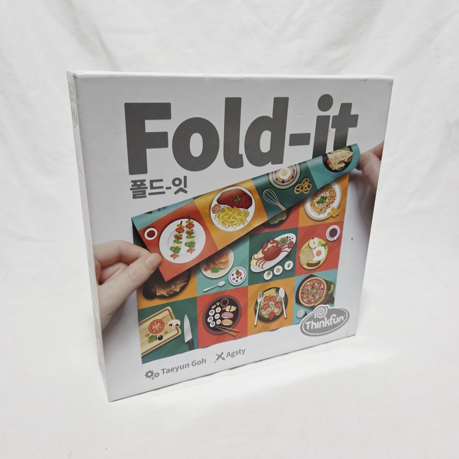 Fold-It by ThinkFun – 2017 Brainteaser Challenge Fabric Game Innovative READ