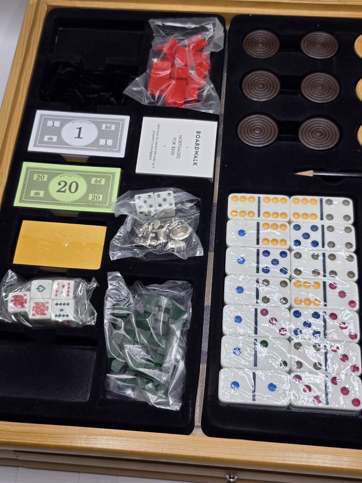 2007 Monopoly, Scrabble & 4 Classic Games Solid Wood Cabinet NEW IN BOX