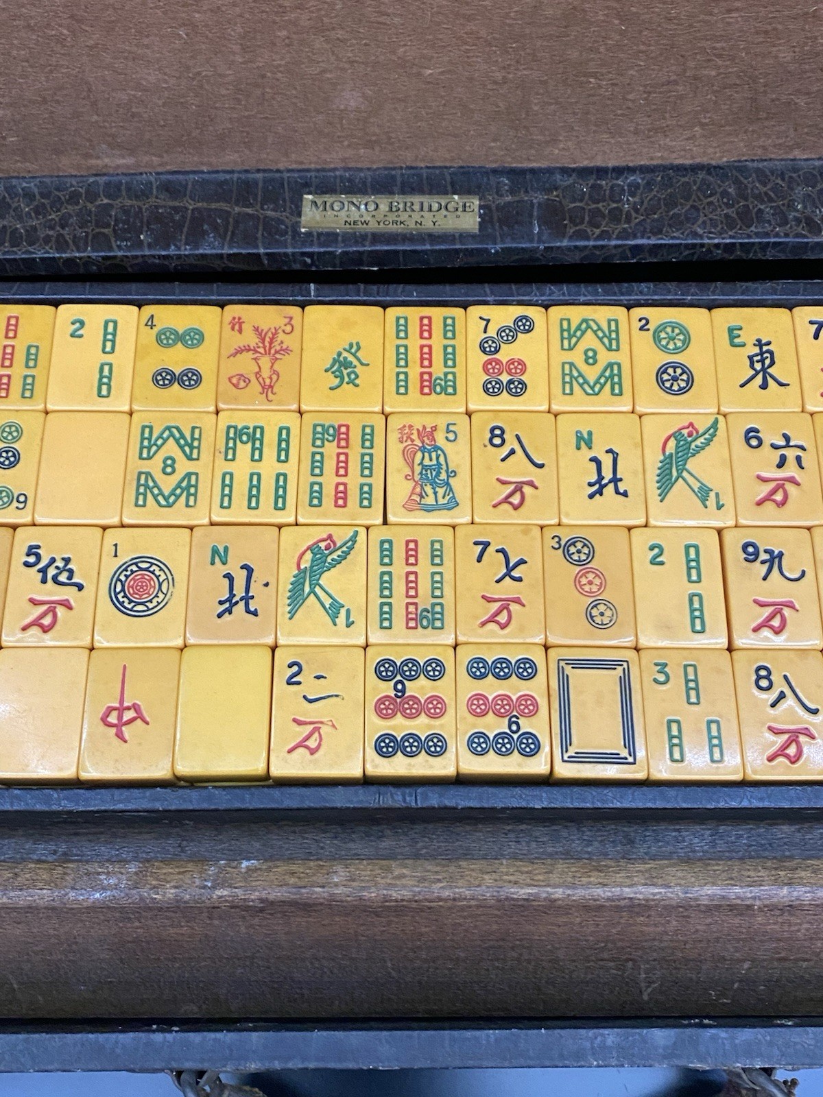 Nice Lot of 153 Vintage Bakelite Mah Jong Mahjong Tiles + 4 Racks W/ Case & Dice