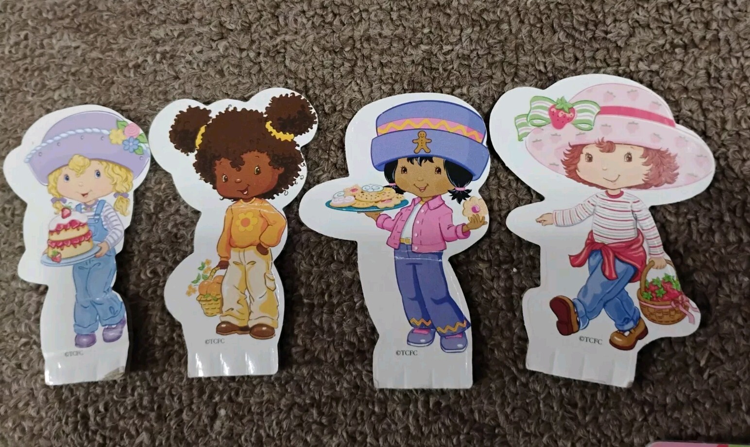 Vntg 2003 Strawberry Shortcake Strawberryland Berry Sweet Board Game Hide & Seek