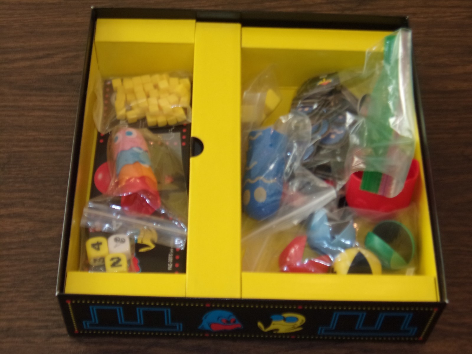 Ultimate PAC-MAN Board Game Retro Arcade Classic By Buffalo Games and Puzzles