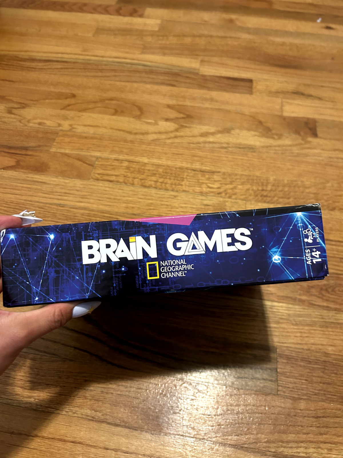Brain Games The Game National Geographic TV Show Board Game 2015 COMPLETE