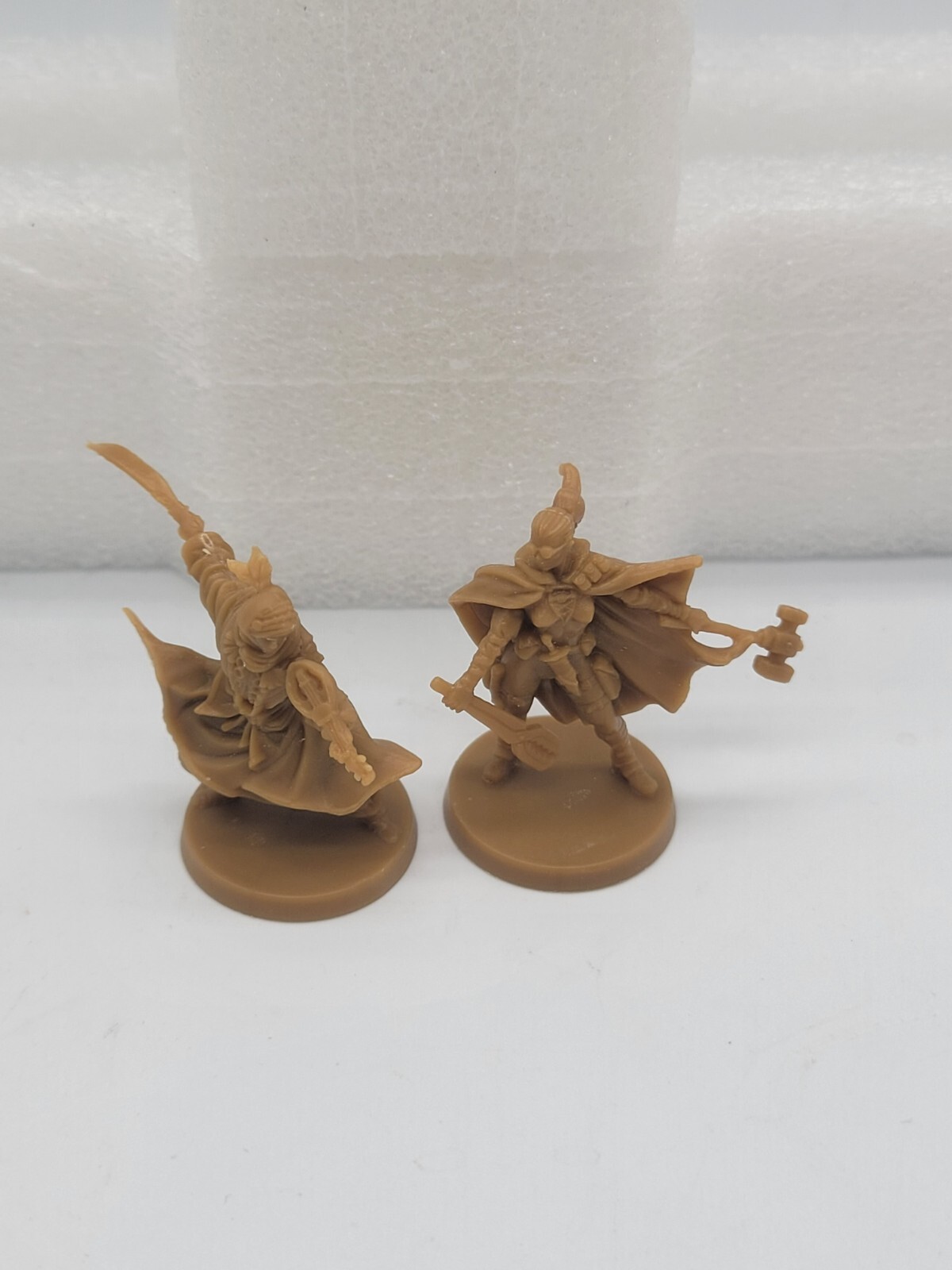 Massive Darkness Bards & Tinkerers – Bards Dylan & Thalia – NO CARDS see Pic