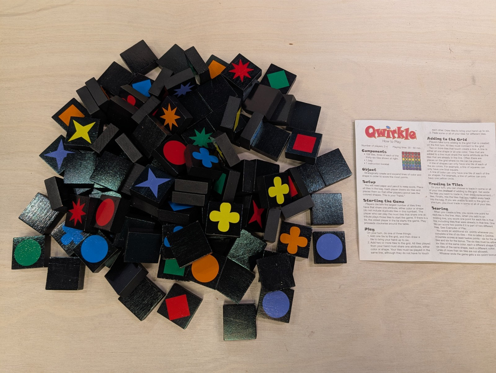 QWIRKLE GAME w/ Travel Bag 2009 by Mindware Ages 6 up Homeschool Mix Match