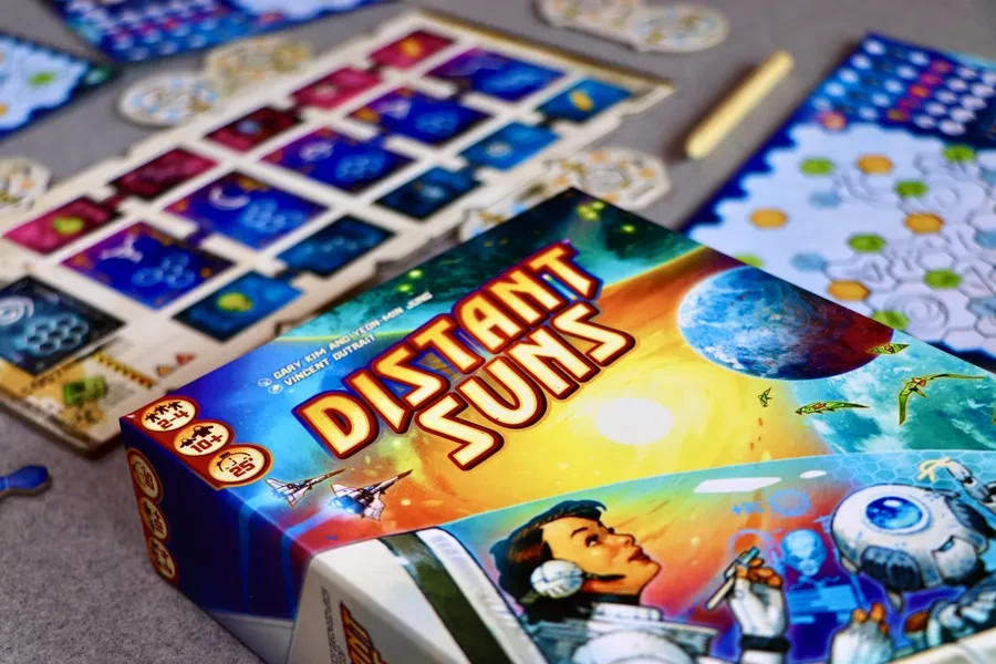 Distant Suns .. Draft & Write Board Game .. Chart Outer Space!