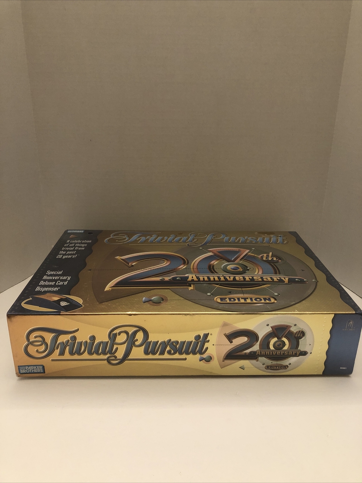 TRIVIAL PURSUIT 20TH ANNIVERSARY Edition Family Board Trivia Game~New & Sealed