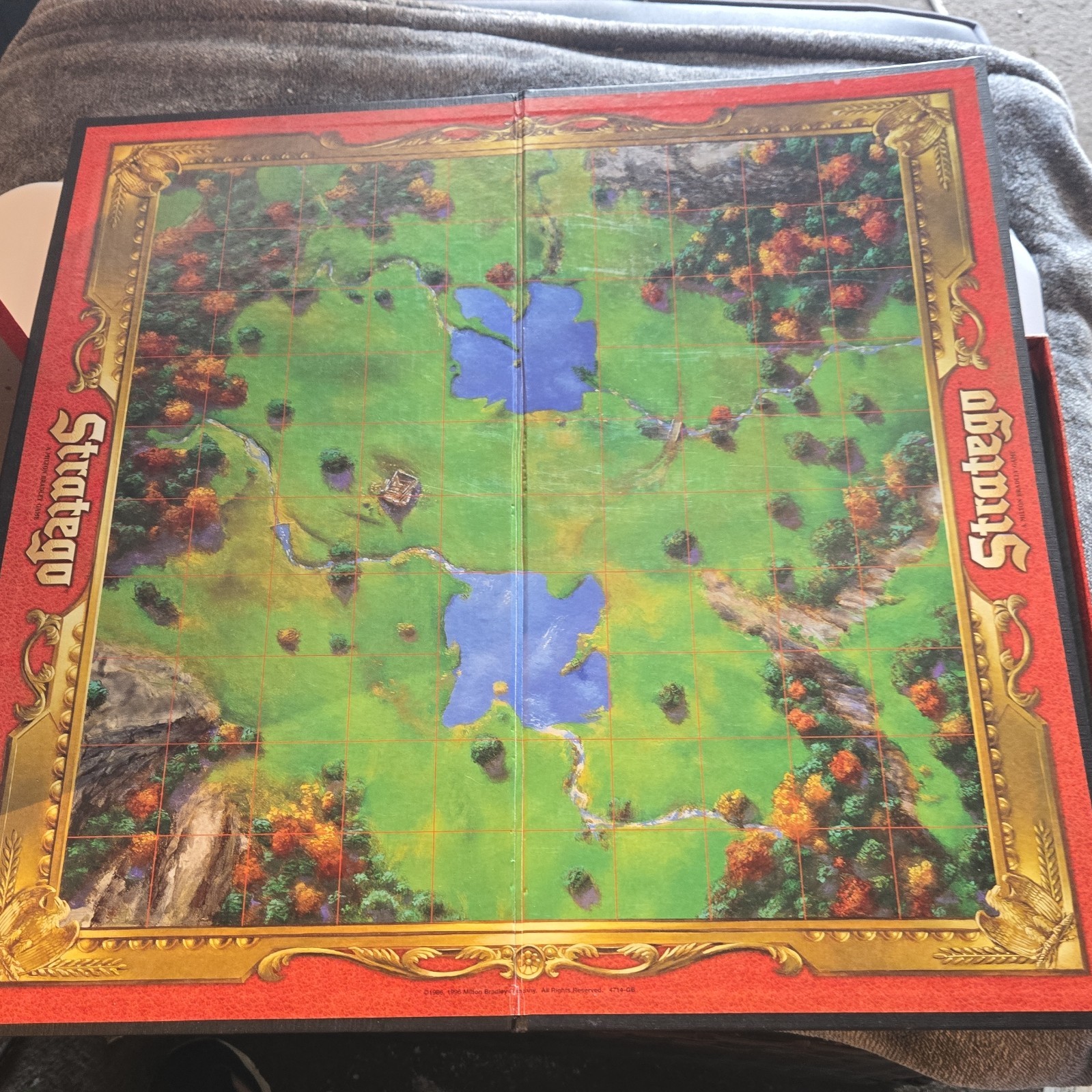Milton Bradley Stratego Board Game Complete 2P 8+ 1996 80 Pieces MPN 4714