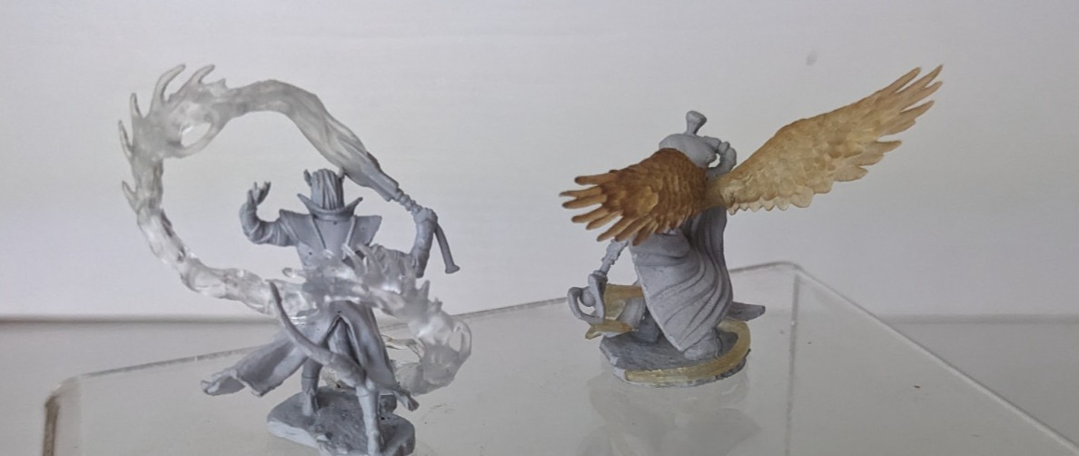 D&D Adventure Board Game Gray pieces miniature figurines sorcerer & more 4pc