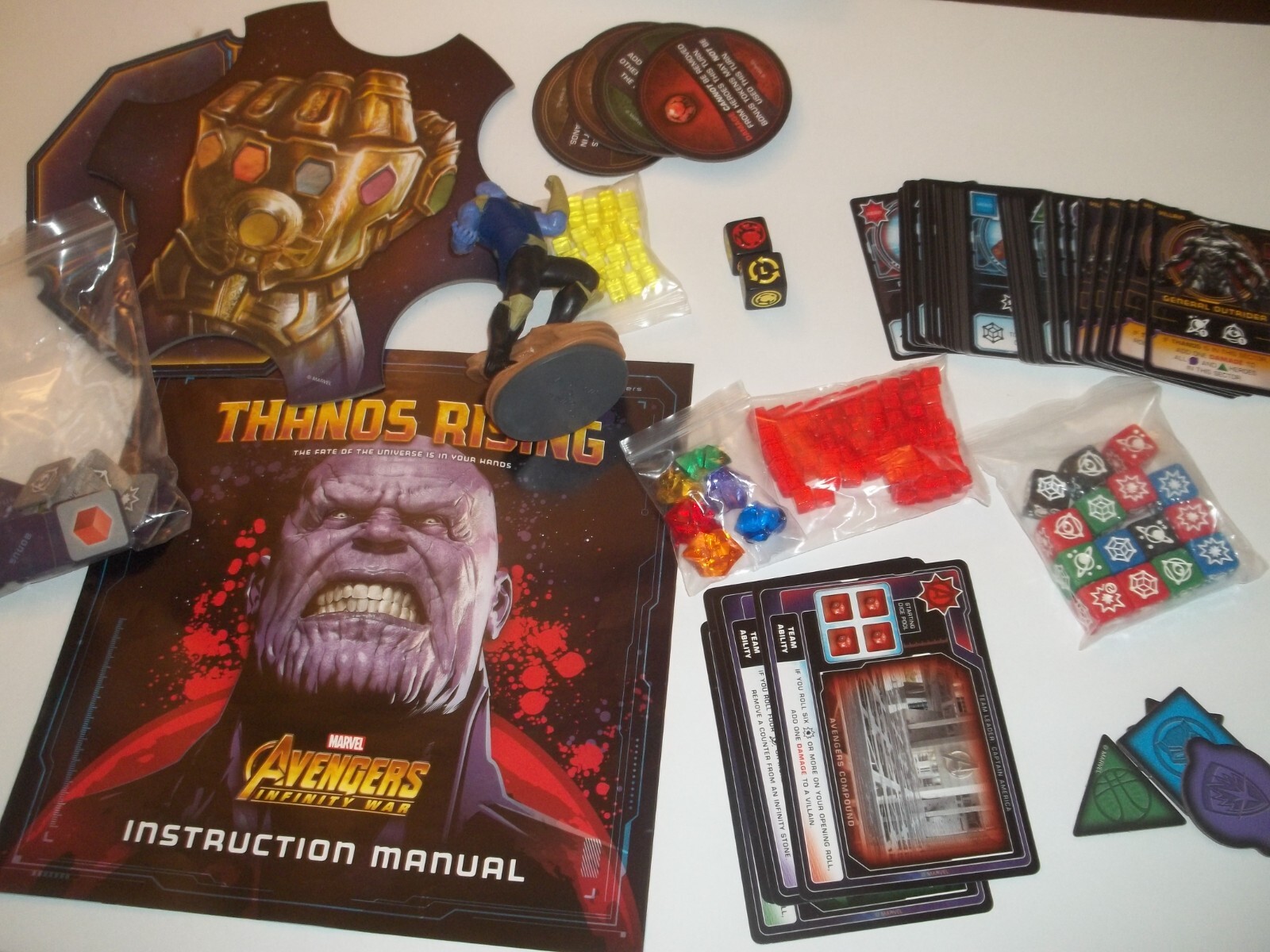 Lot 61 – Thanos Rising – Avengers card game – complete