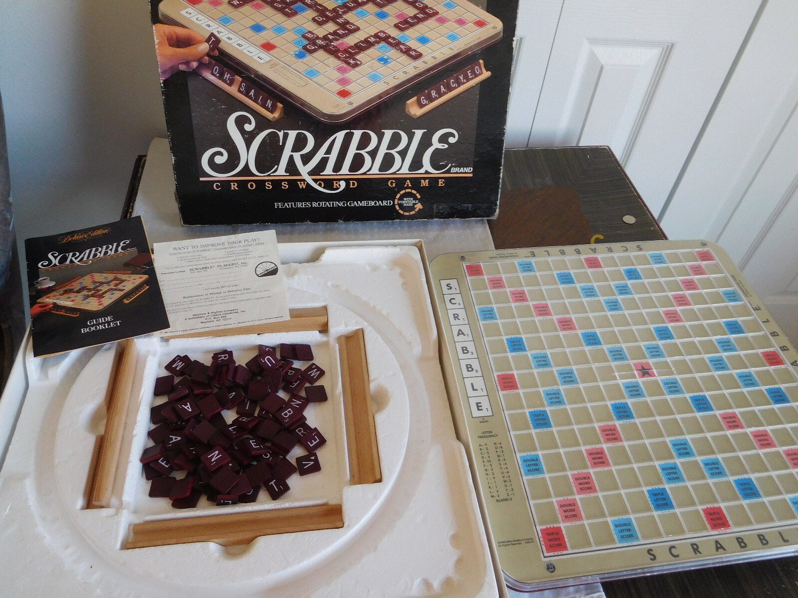 Vintage SCRABBLE GAME 4034 complete Deluxe edition Milton Bradley ROTATING 1989