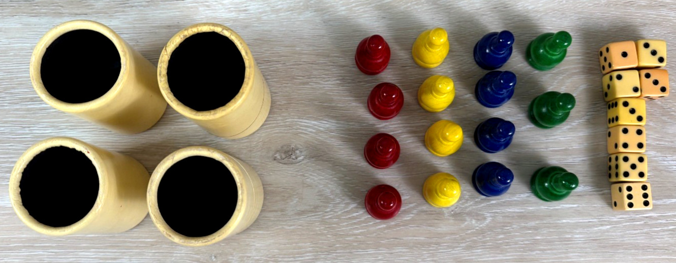 Vintage 1964 PARCHEESI Gold Seal Edition Playing Piece Set- Missing 1 Green Pawn