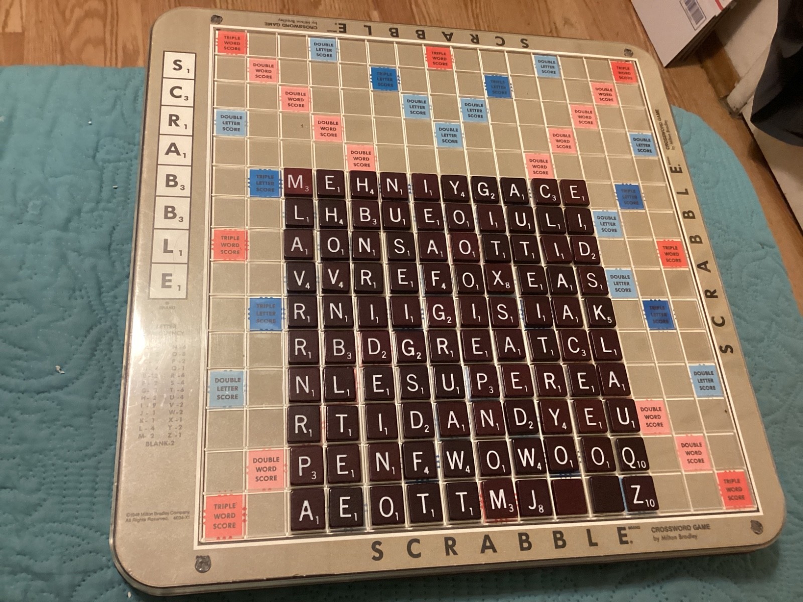 SCRABBLE DELUXE 1989 COMPLETE CROSSWORD GAME, 100 TILES, EXC. COND/ FREE POSTAGE
