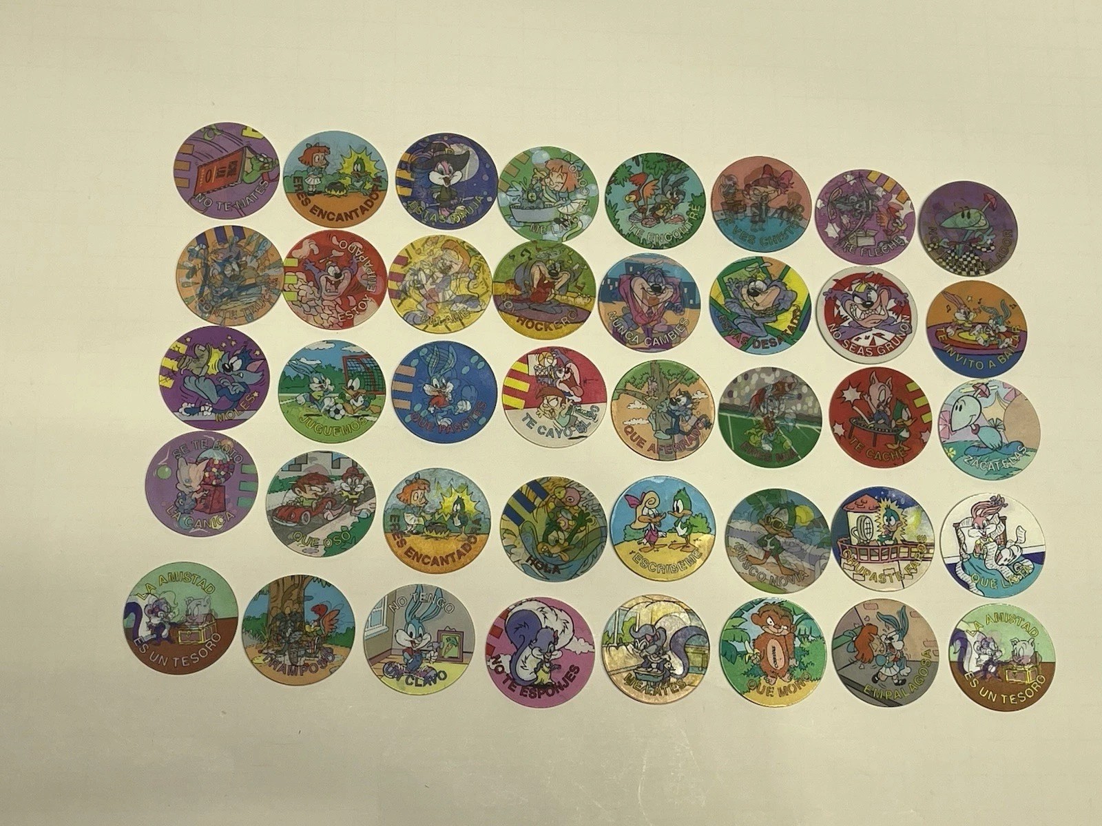 Vintage Set Of “40” LOONEY TUNES HOLOGRAPHIC TAZOS (POGS) /SABRITAS MEXICO 1994