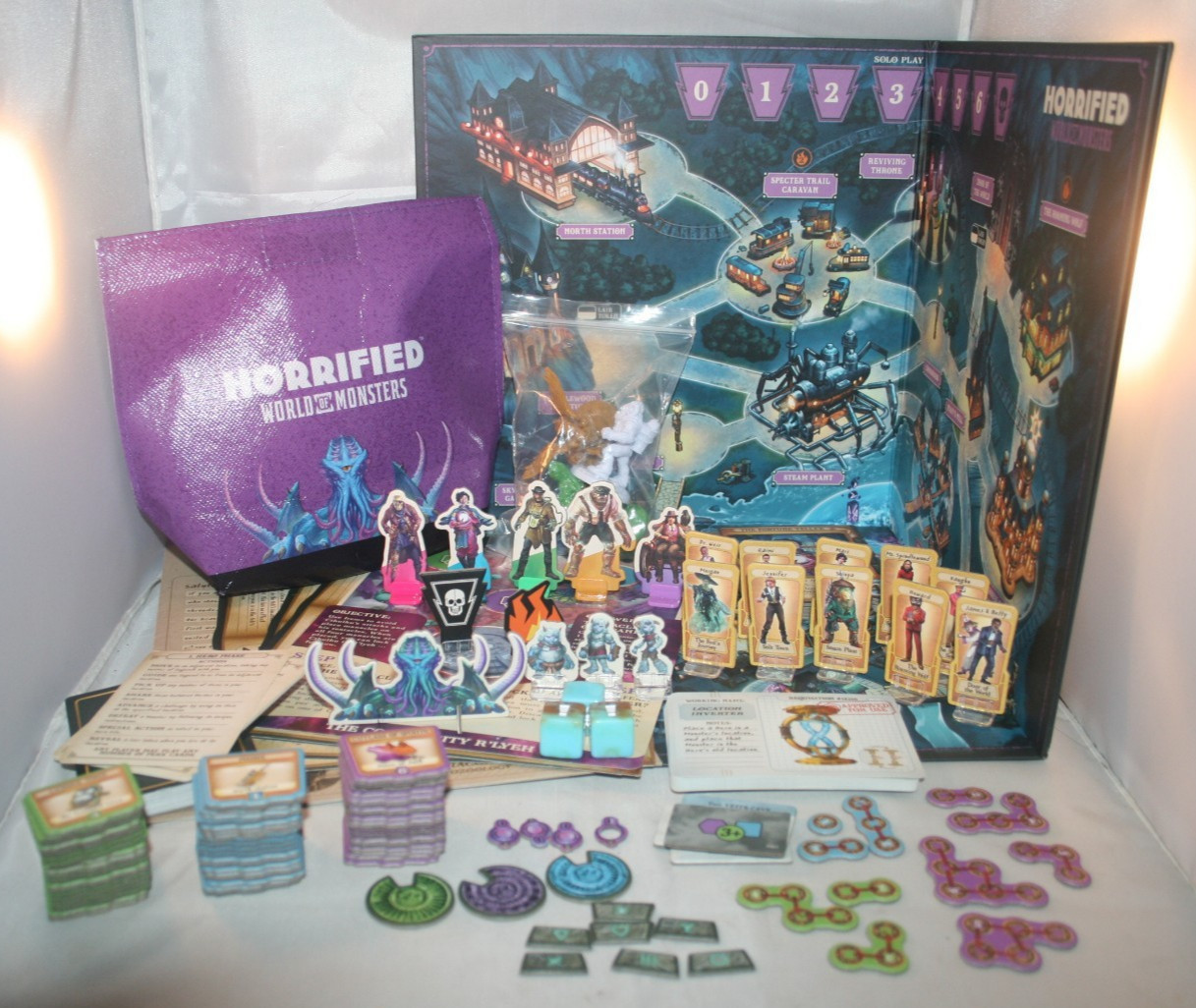 Ravensburger HORRIFIED World of Monsters Strategy Board Game – *Complete*