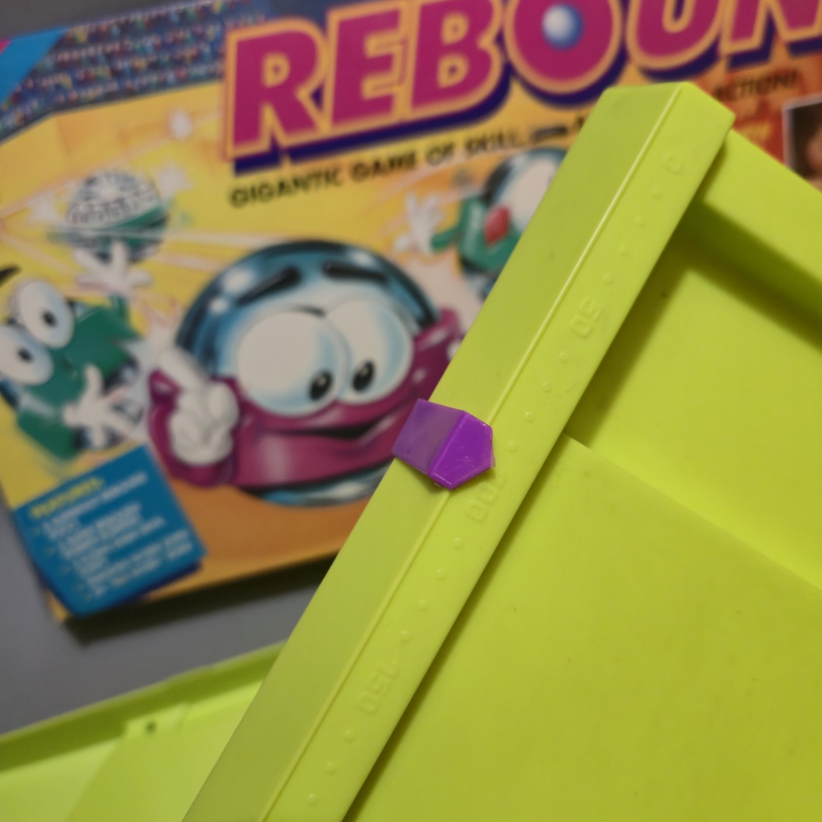 REBOUND GIGANTIC GAME OF SKILL, ANGLES AND ACTION! BOARD GAME 1994 TYCO
