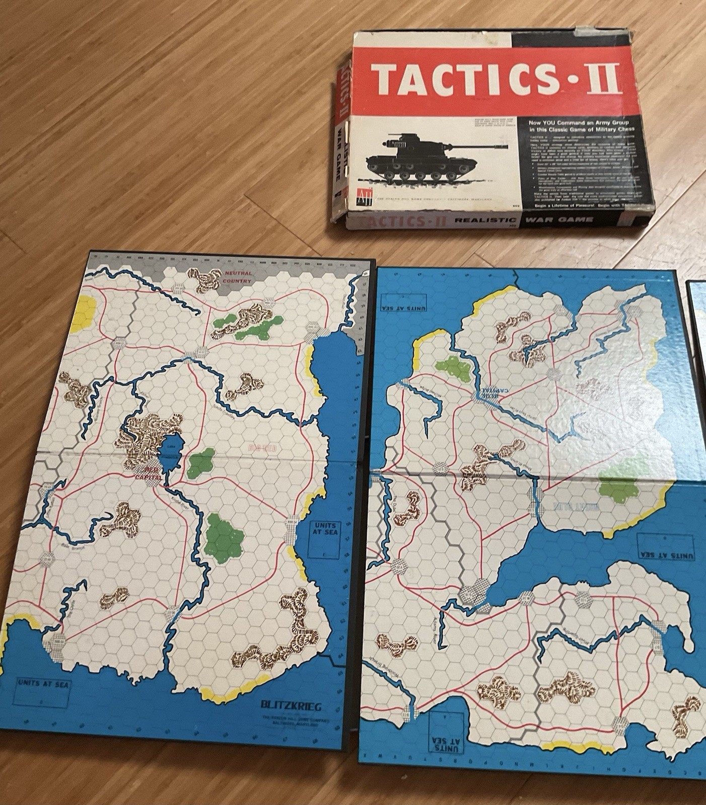 Lot 4 VTG Avalon Hill Games: Blitzkreig, Battle of Bulge, Tactics II, War at Sea